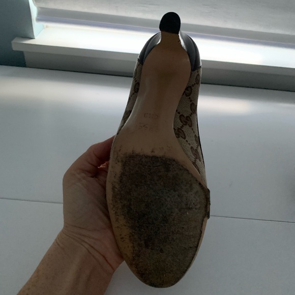 Authentic Gucci Pumps - Picture 3 of 5